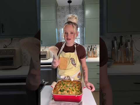 Holiday Creamy Baked Mac and Cheese