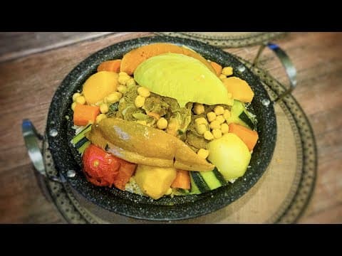 Couscous marocain aux boulettes d'agneau, légumes et pois chiches