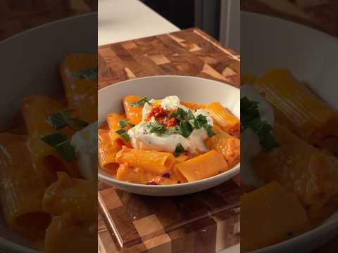 Creamy Pasta alla Vodka in Under 60 Seconds!