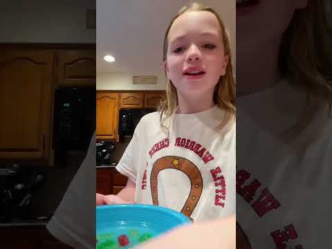 Making the VIRAL FROZEN GUMMY BEARS!