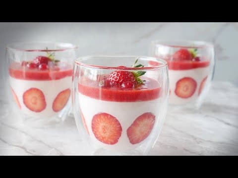 Light Strawberry Mousse without Gelatin