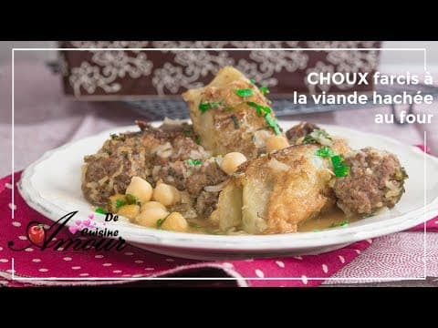 Chou farci à la viande hachée et sauce blanche