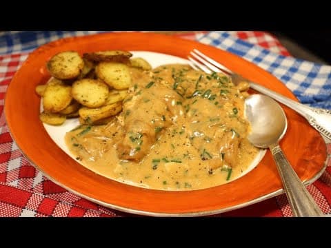 Chicken cutlets with camembert sauce, served with Sarladaise potatoes