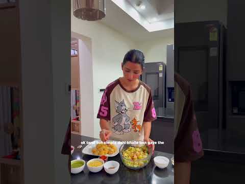 Dahi Bhalle (Yogurt‑Soaked Urad Dal Dumplings) – Two Styles