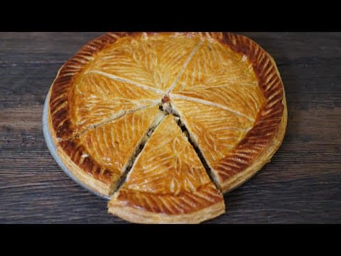 Puff pastry tart with mushrooms, spinach and mozzarella