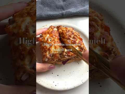 Tuna melt toast